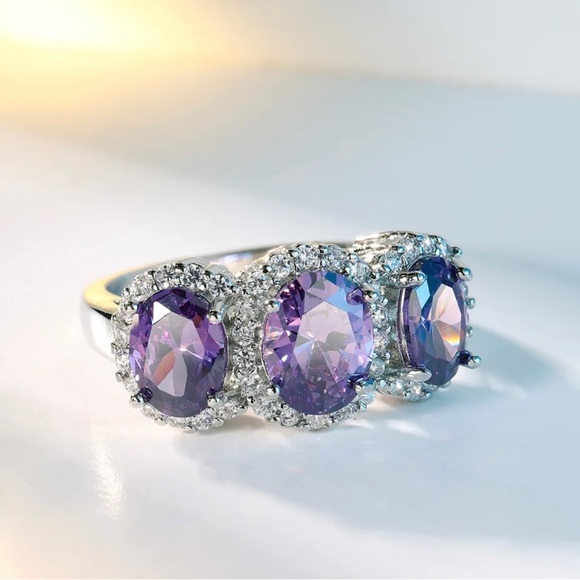 COPY - Simulated amethyst 3 stone oval ring tri stone - Picture 10 of 14